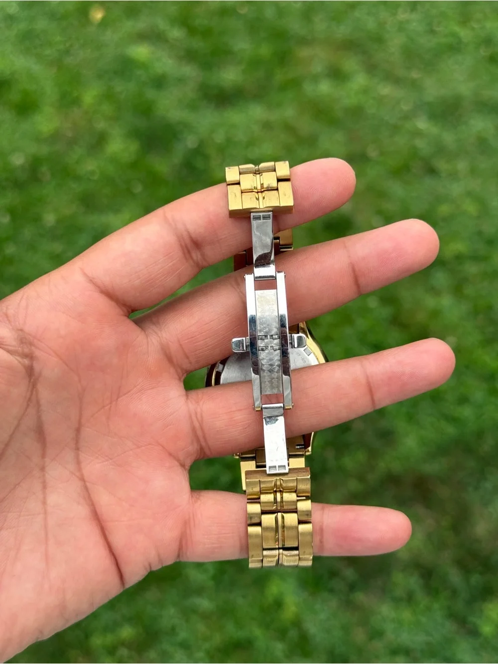 Citizen Gold-Tone Calibre 6000 World Time Dial Watch with White Face men’s watch